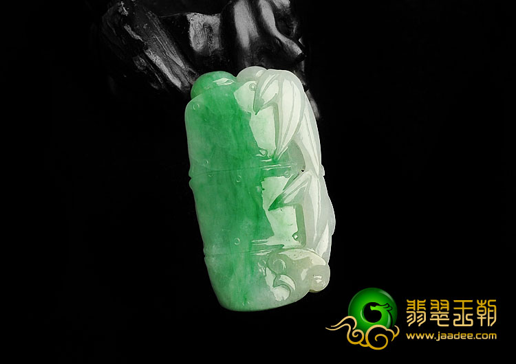 冰种翠色缅甸翡翠A货节节高挂件