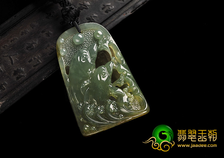 冰种褐黄翡缅甸翡翠A货海豚挂件