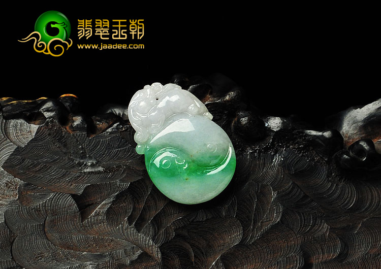 糯冰种飘翠缅甸翡翠A货八卦图挂件