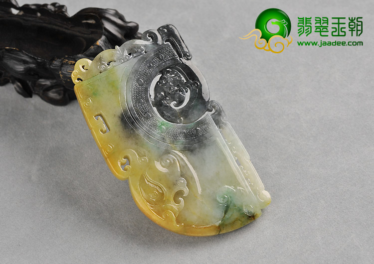 糯冰种三彩缅甸翡翠A货仿古龙牌挂件