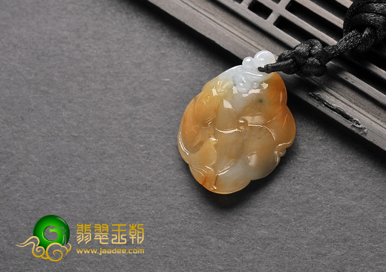 糯冰种褐黄翡飘花缅甸翡翠A货年年有余挂件