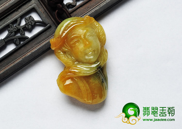 细糯种黄翡缅甸翡翠A货大约在冬季挂件