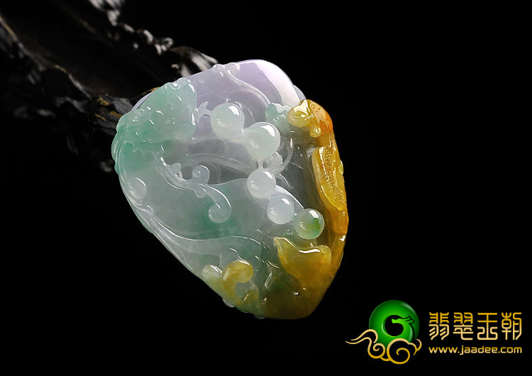糯冰种多彩缅甸翡翠A货仿古龙凤呈祥挂件