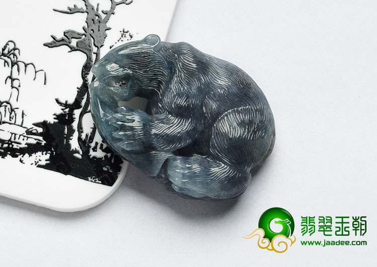 糯冰种青灰色缅甸翡翠A货黑熊手玩件/挂件