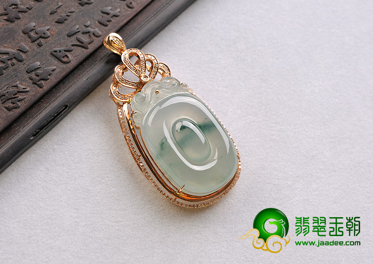 冰玻种飘花缅甸翡翠A货镶玫瑰金福在眼前胸坠（真钻）