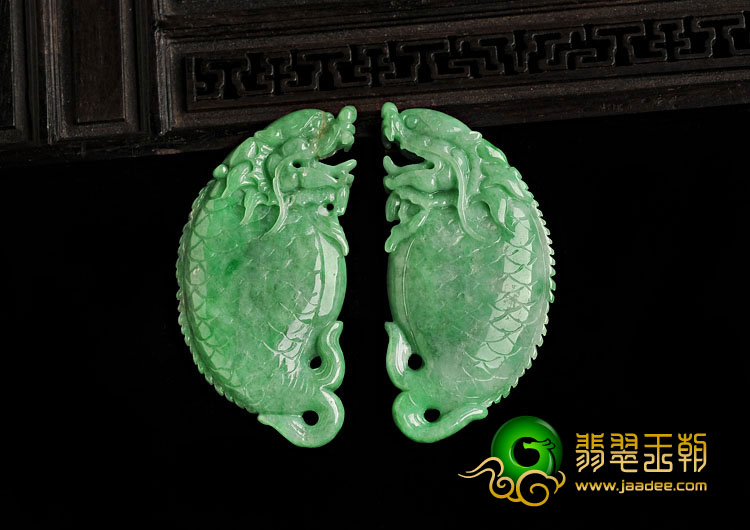 细糯种豆色缅甸翡翠A货龙鱼挂件（一对）
