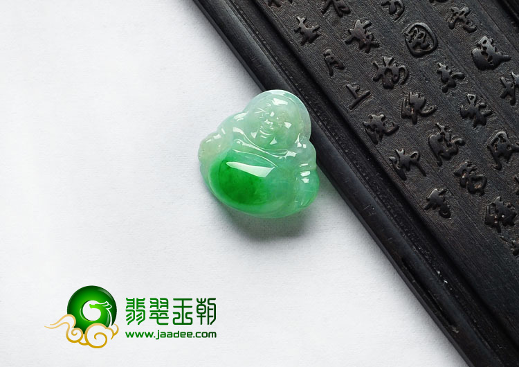 糯冰种飘阳绿缅甸翡翠A货玉佛挂件