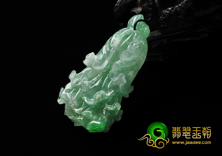 冰种飘翠缅甸翡翠A货白菜挂件