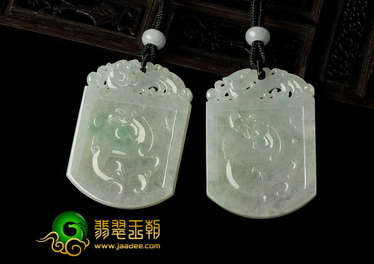 冰种晴水略飘翠缅甸翡翠A货龙凤牌挂件（一对）