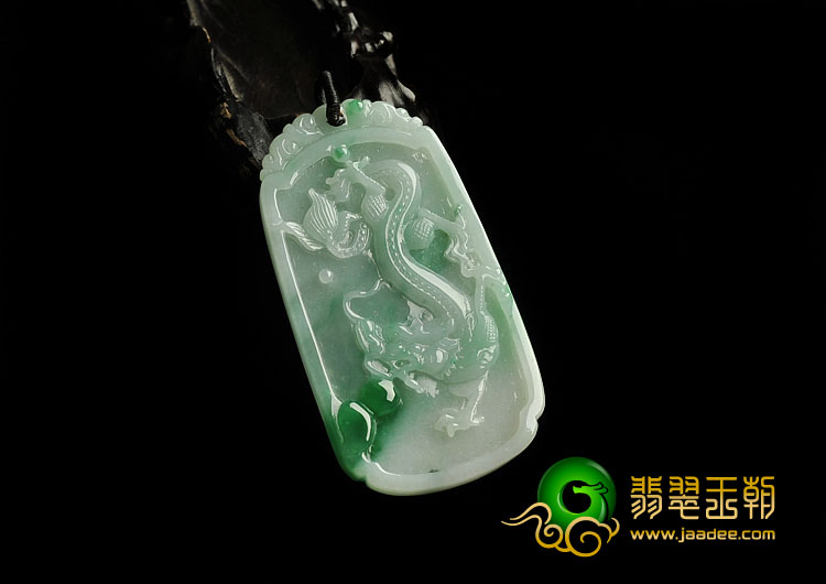 糯冰种飘翠缅甸翡翠A货龙牌挂件
