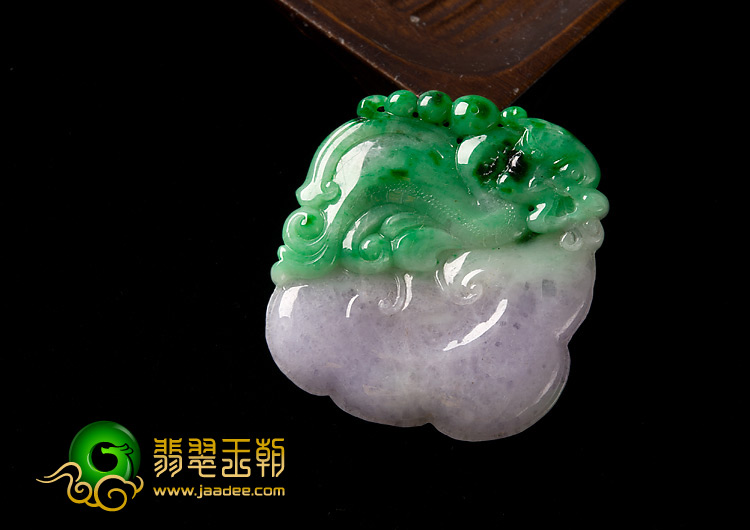 糯冰种春带彩缅甸翡翠A货仿古龙如意挂件