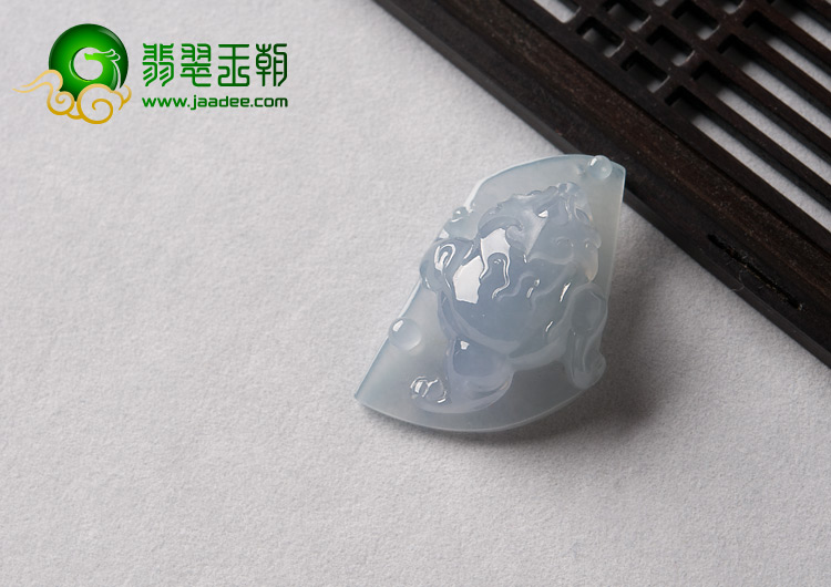 (超值推荐)冰种晴水缅甸翡翠A货金蟾挂件
