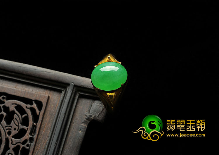 糯冰种阳绿缅甸翡翠A货戒面