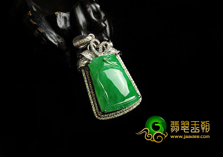 糯冰种正阳绿满绿缅甸翡翠A货镶白金节节高胸坠（真钻）