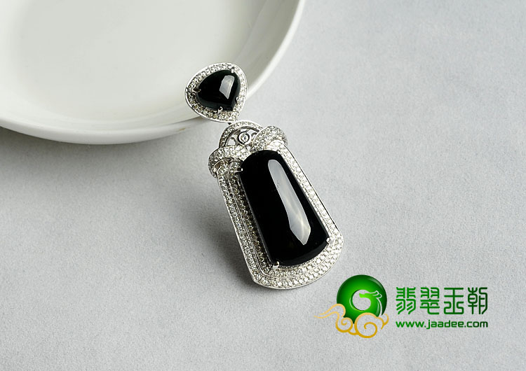 糯冰种墨翠缅甸翡翠A货镶白金胸坠（真钻）