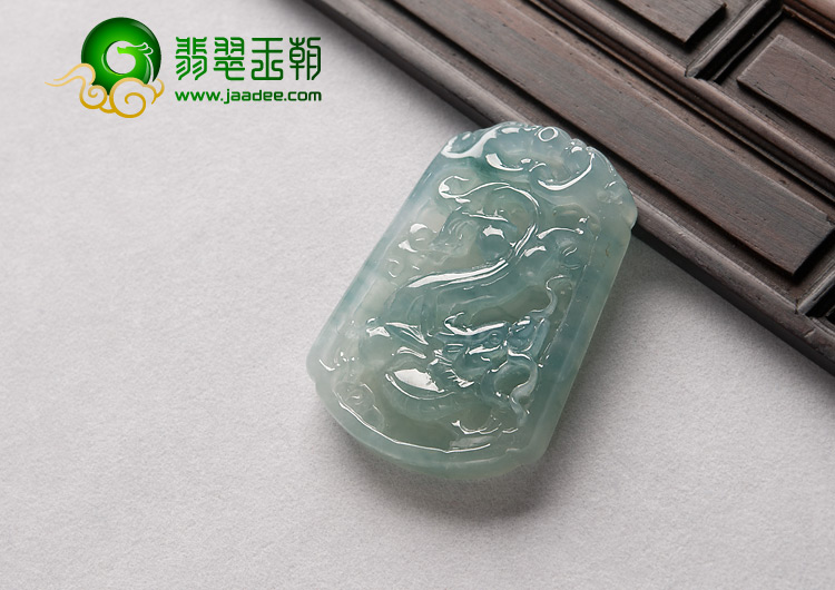 冰种飘花缅甸翡翠A货龙牌挂件