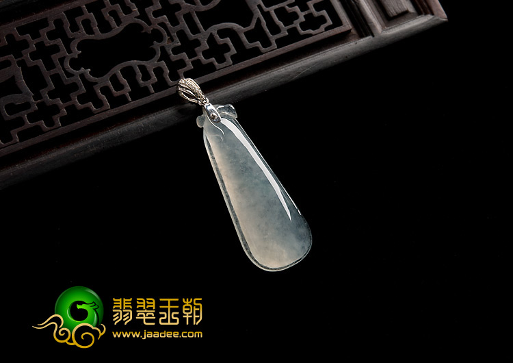 冰种略飘花缅甸翡翠A货福瓜挂件