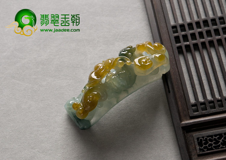 糯冰种黄翡飘花缅甸翡翠A货龙钩挂件