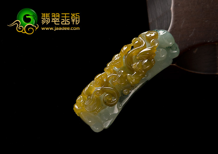 糯冰种黄翡飘花缅甸翡翠A货龙钩挂件