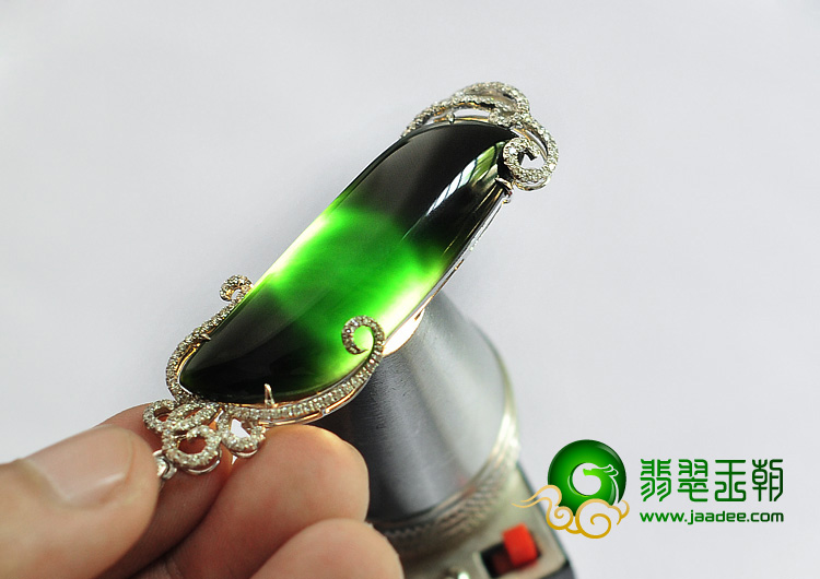 冰种墨翠缅甸翡翠A货镶白金胸坠（真钻）
