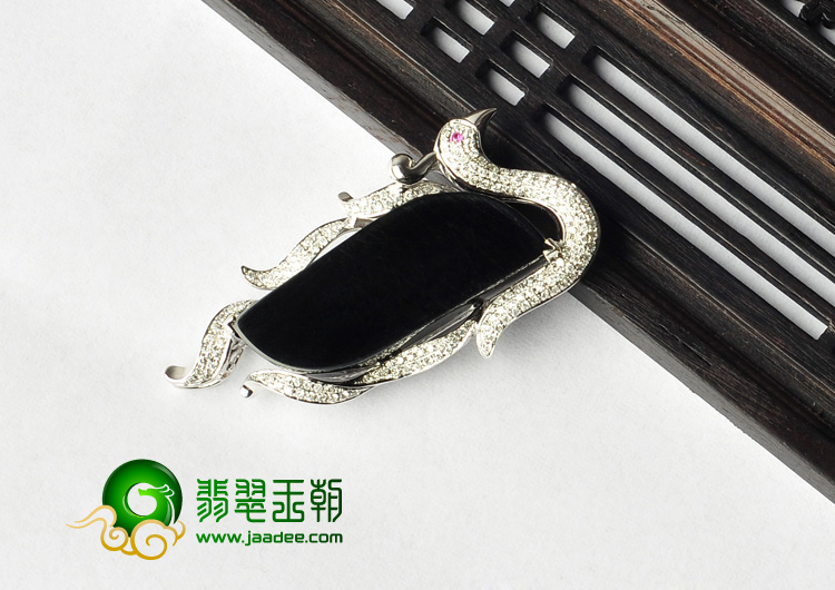 冰种墨翠缅甸翡翠A货镶白金胸坠（真钻）