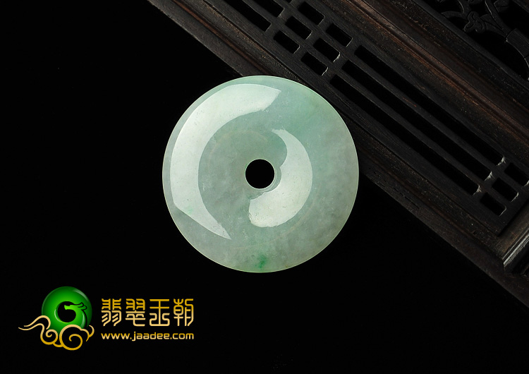 糯冰种略飘翠缅甸翡翠A货平安扣挂件
