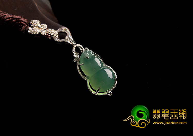 冰种晴水缅甸翡翠A货镶白金葫芦胸坠（真钻）