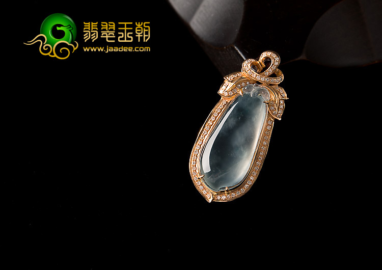 冰玻种略飘花缅甸翡翠A货镶玫瑰金福瓜胸坠（真钻）