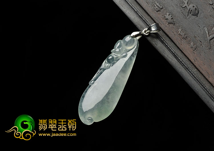 冰种晴水缅甸翡翠A货福瓜挂件