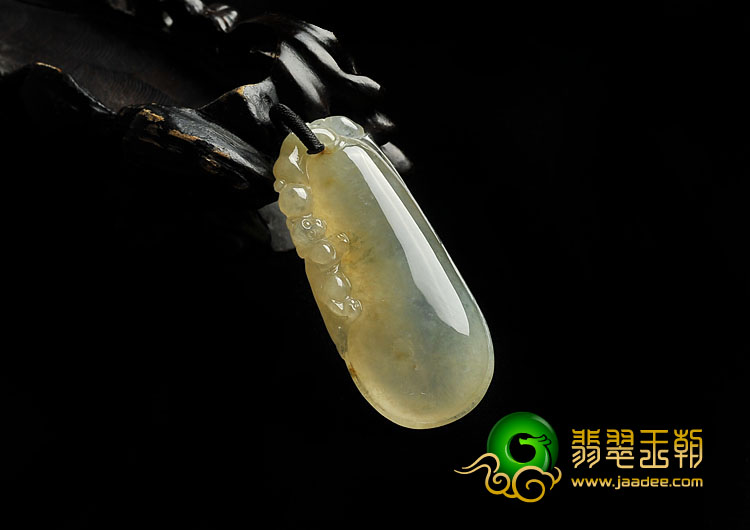 冰种淡黄翡缅甸翡翠A货福瓜挂件