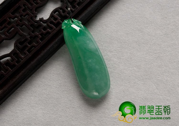 冰种满绿缅甸翡翠A货福瓜挂件