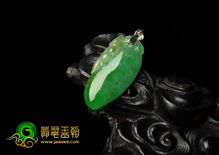 冰种黄加绿缅甸翡翠A货镶白金扣福瓜挂件