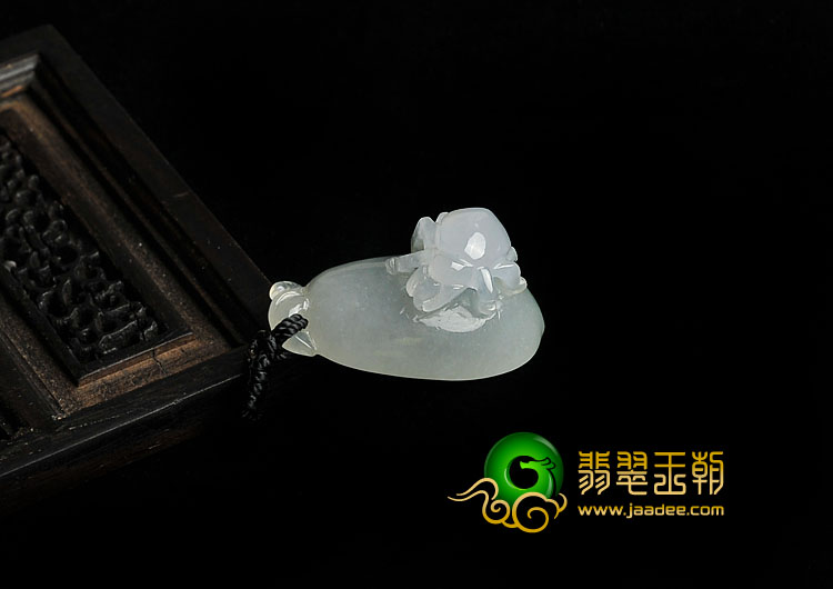 糯冰种晴水缅甸翡翠A货富甲天下挂件