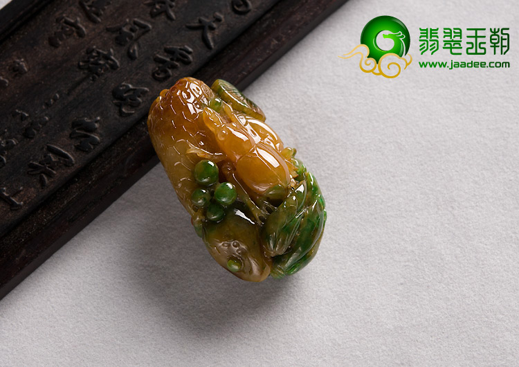 糯冰种黄加绿缅甸翡翠A货富甲一方挂件