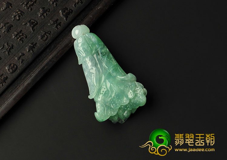 糯冰种飘花缅甸翡翠A货白菜挂件