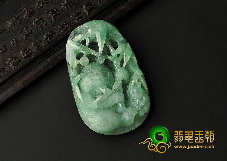 糯冰种晴水飘花缅甸翡翠A货熊猫挂件