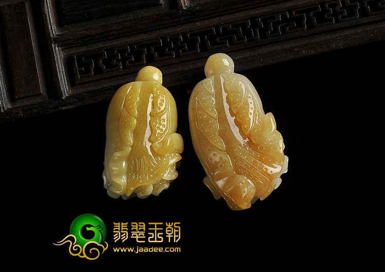糯冰种黄翡缅甸翡翠A货白菜挂件（一对）
