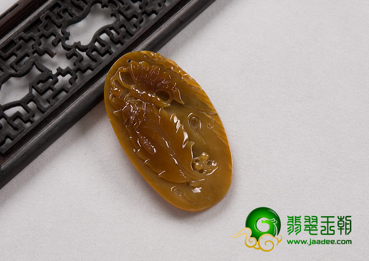 糯冰种褐黄翡缅甸翡翠A货蝶恋花挂件