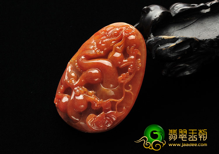 糯冰种红翡缅甸翡翠A货龙戏珠挂件