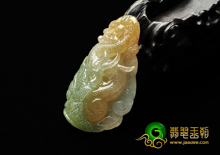 冰种淡褐粉色缅甸翡翠A货仿古龙挂件