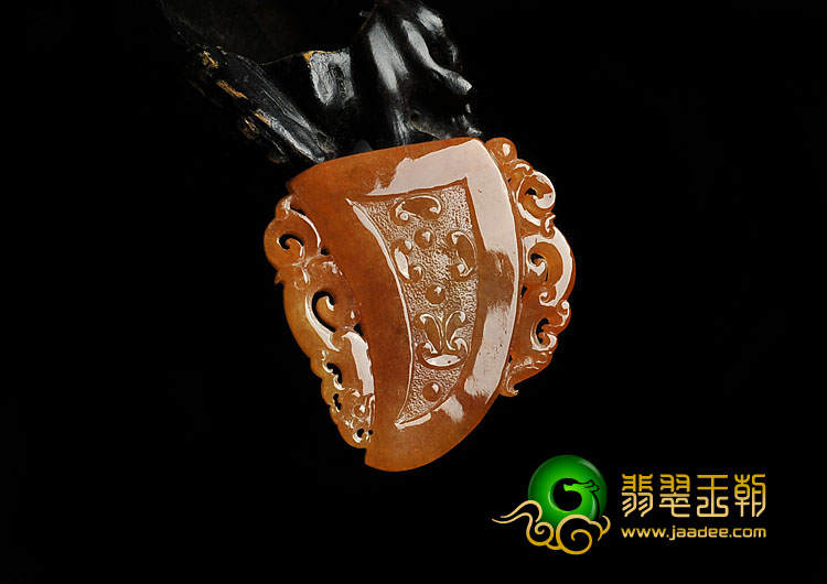 糯冰种红黄翡缅甸翡翠A货府中有龙挂件