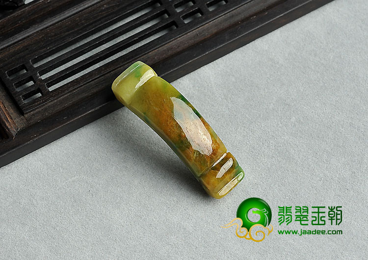 糯冰种黄加绿缅甸翡翠A货仿古挂件