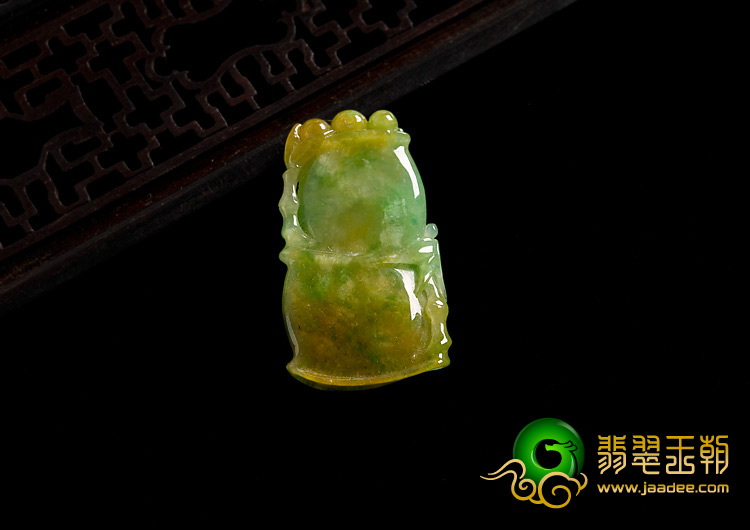 糯冰种黄加绿缅甸翡翠A货节节高挂件