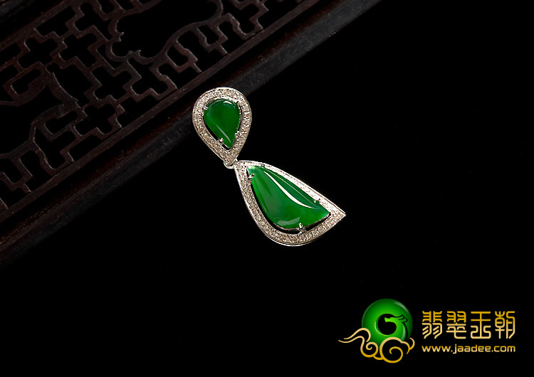 冰种正阳绿缅甸翡翠A货镶白金水滴胸坠（真钻）
