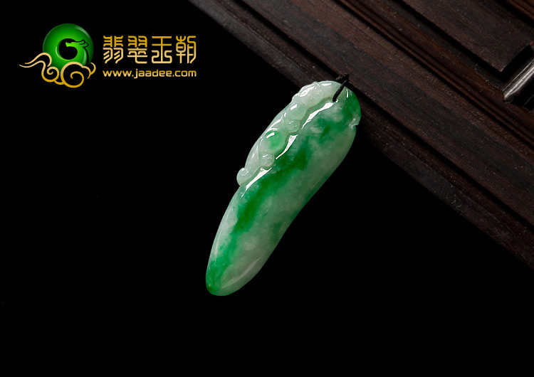 糯冰种翠色缅甸翡翠A货福瓜挂件