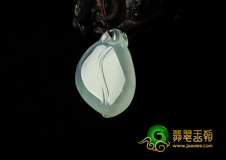 冰种淡晴水缅甸翡翠A货寿桃挂件