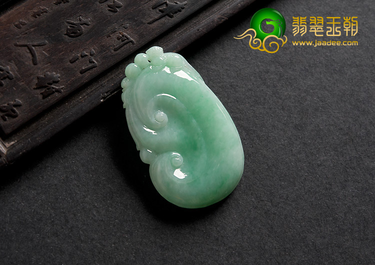 糯冰种豆色缅甸翡翠A货如意挂件