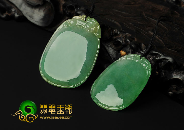糯冰种翠色缅甸翡翠A货平安福挂件（一对）