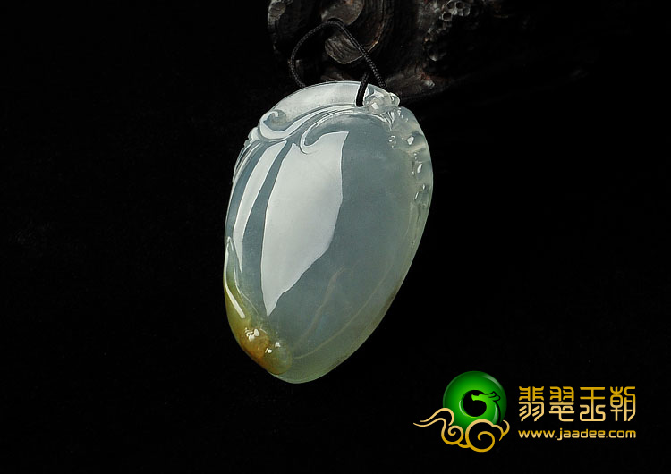 冰种晴水略带黄翡缅甸翡翠A货福瓜挂件