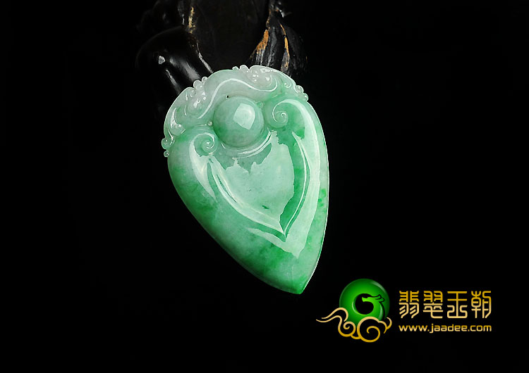 糯冰种飘翠缅甸翡翠A货心心相印挂件